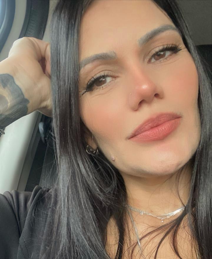 Aline Lobo