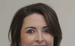 images/equipe/Dra. Fabíola Araújo de Siqueira.webp